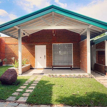 Airport Green Olive Villa Katunayaka Luaran gambar